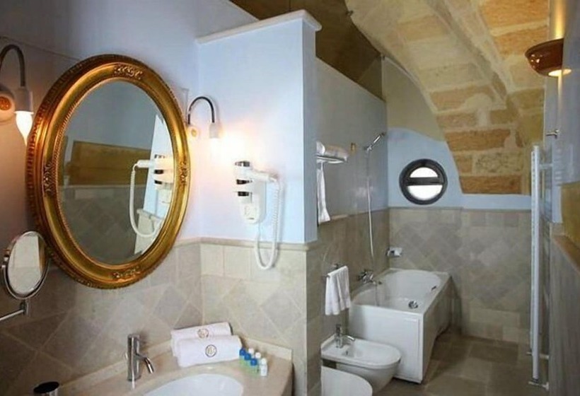 Kelina Charme Hotel By Cantine Due Palme