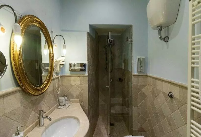 Kelina Charme Hotel By Cantine Due Palme