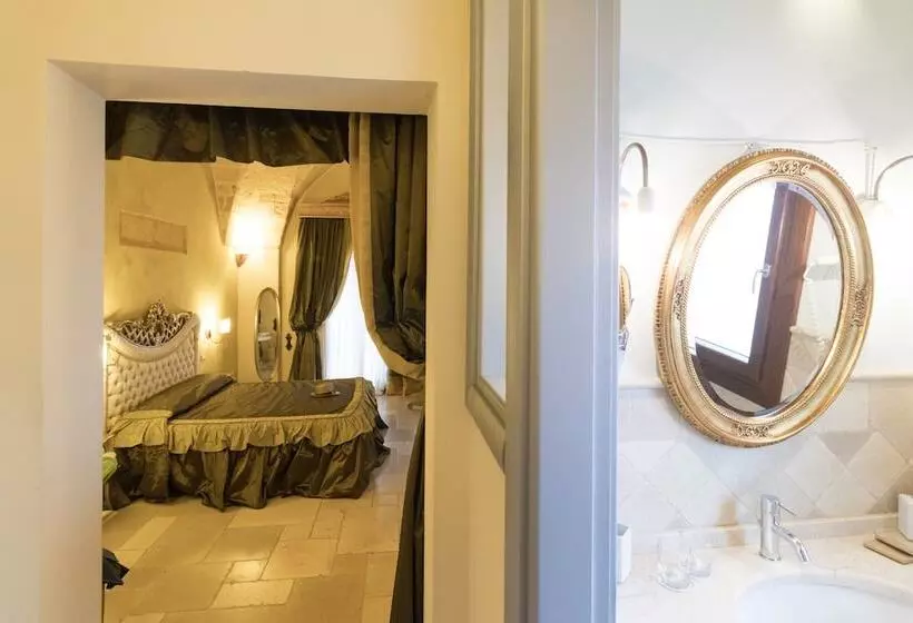 Kelina Charme Hotel By Cantine Due Palme