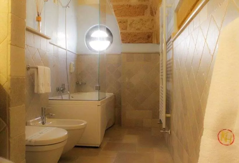 Kelina Charme Hotel By Cantine Due Palme