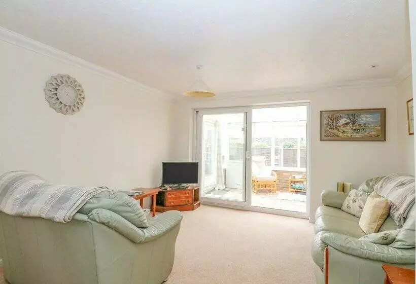 16 Heron Gardens