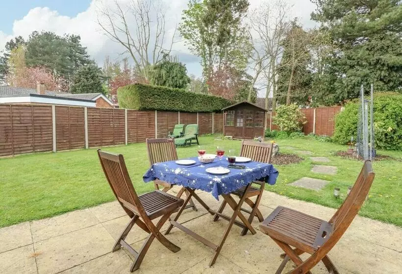 16 Heron Gardens
