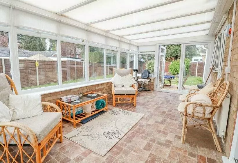 16 Heron Gardens