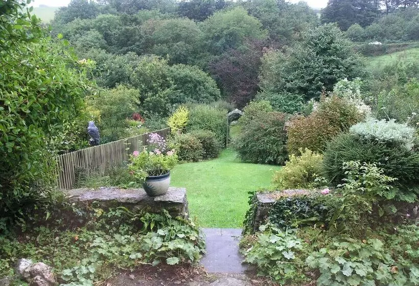 2 Bittadon Cottages