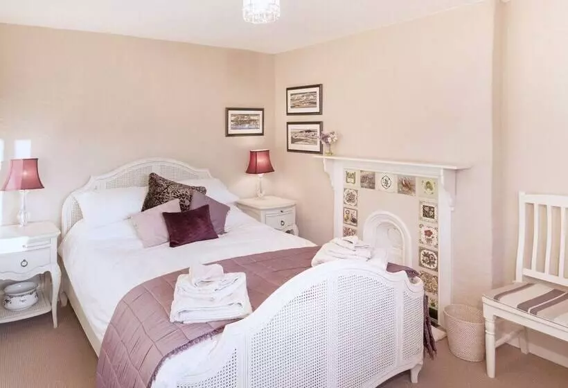 2 Bittadon Cottages