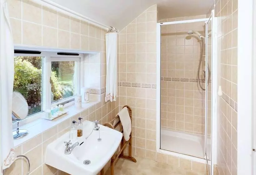 2 Bittadon Cottages