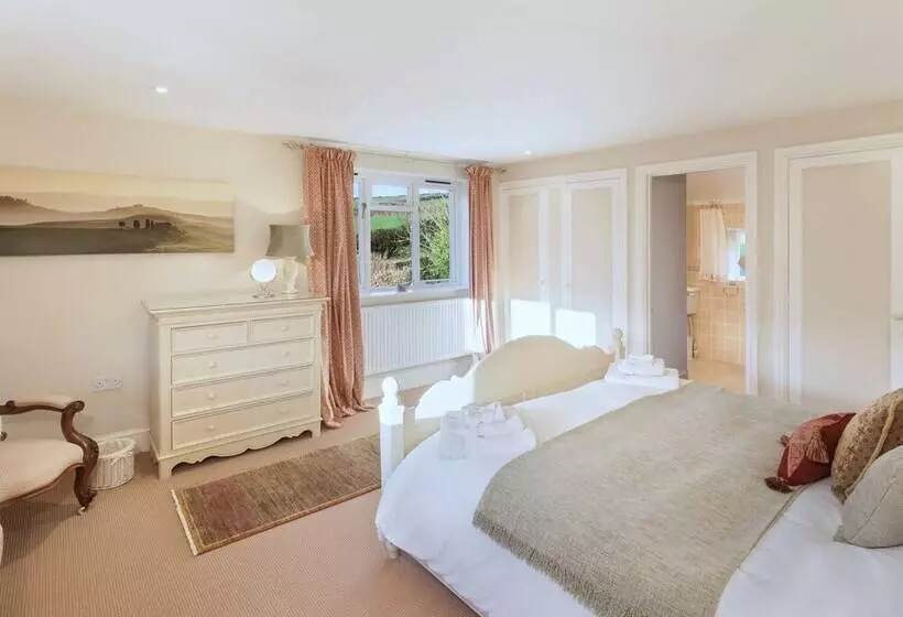 2 Bittadon Cottages