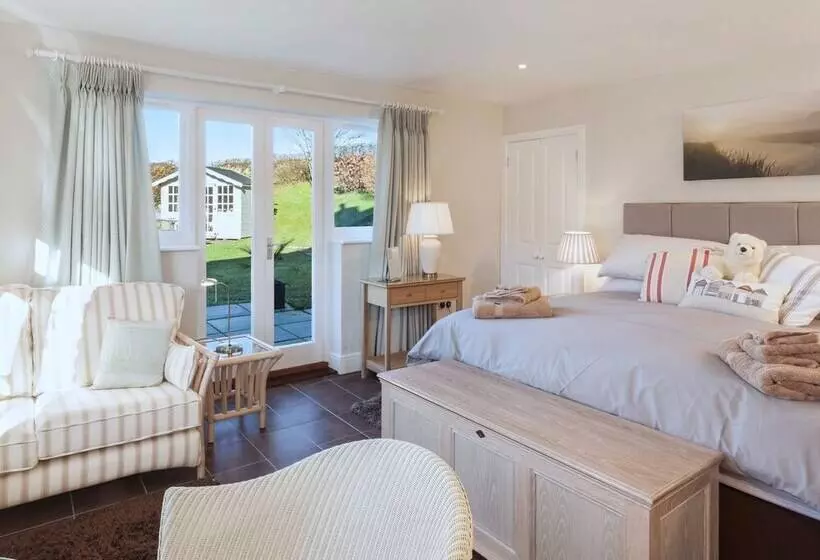 2 Bittadon Cottages