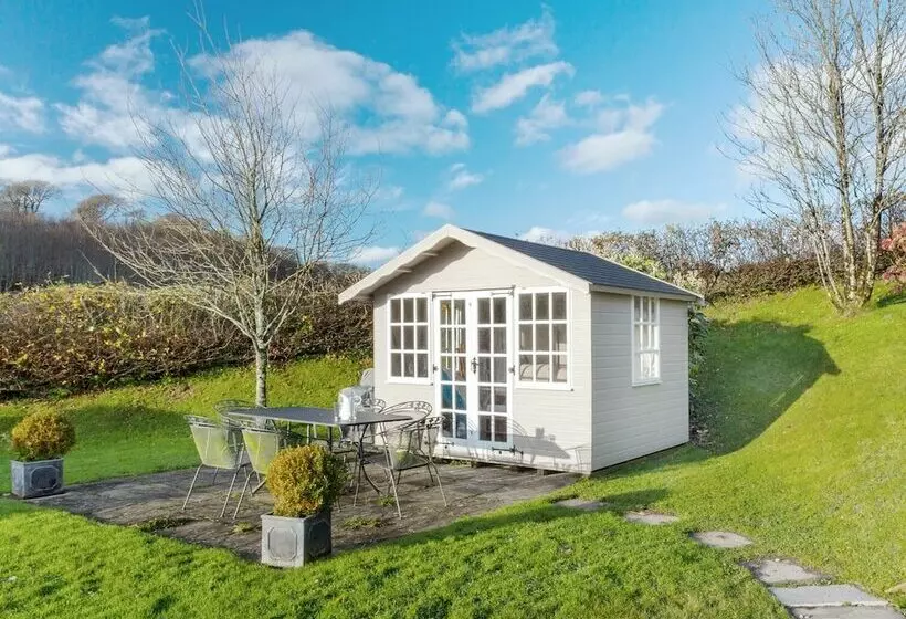 2 Bittadon Cottages