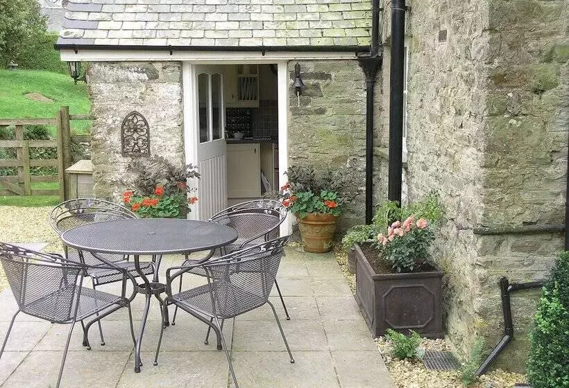 2 Bittadon Cottages