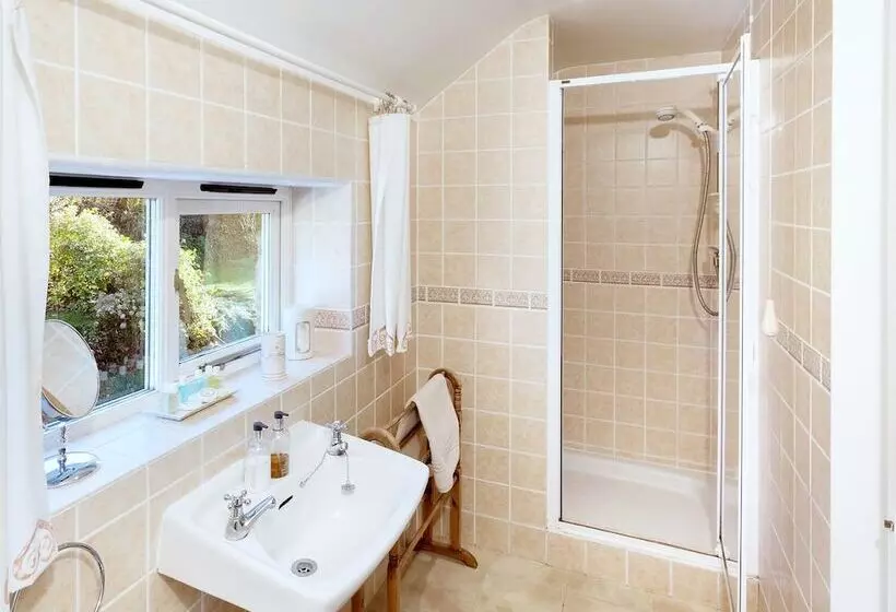 2 Bittadon Cottages
