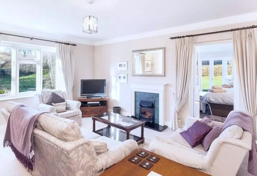 2 Bittadon Cottages