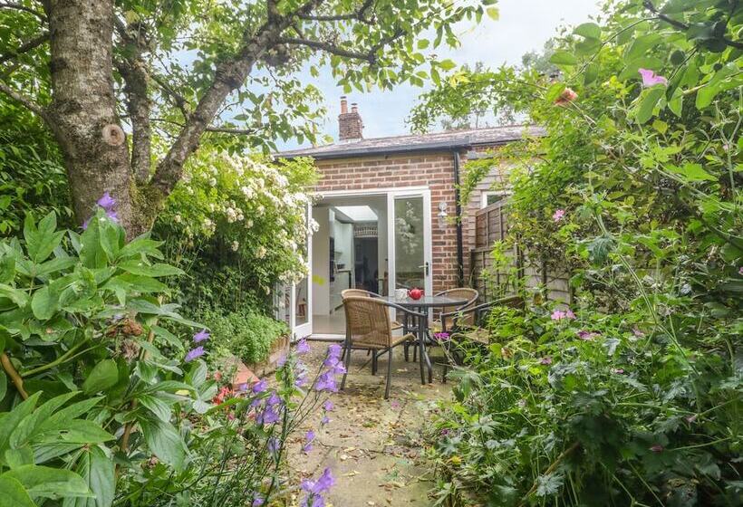 Apple Tree Cottage
