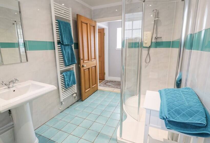 Bracken Holiday Cottage