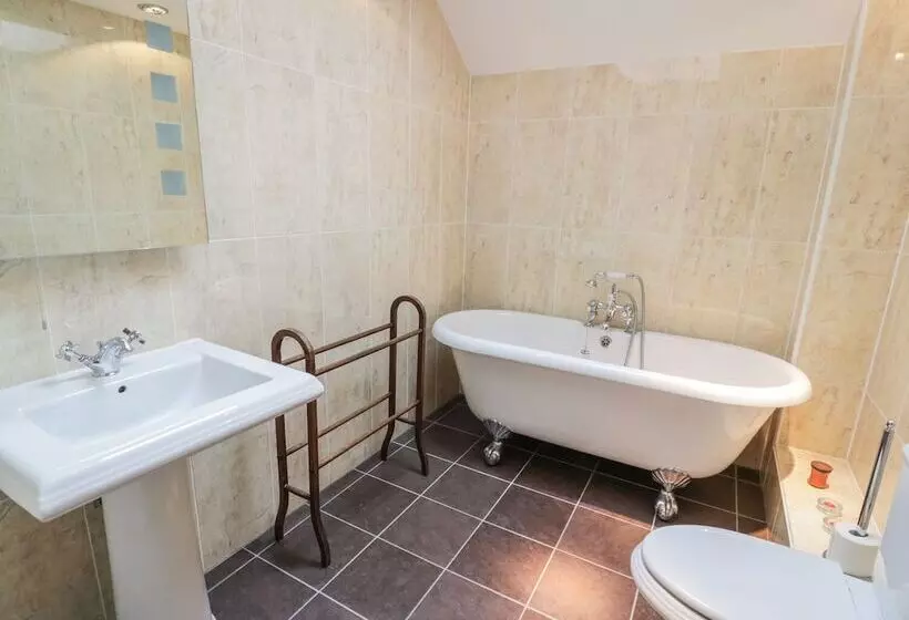 Bracken Holiday Cottage