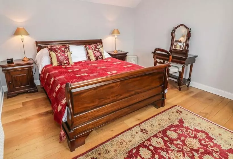 Bracken Holiday Cottage