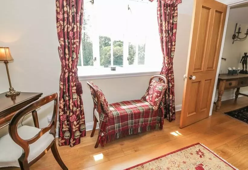 Bracken Holiday Cottage