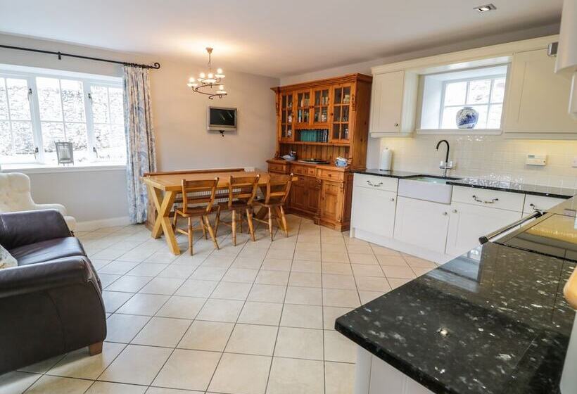 Bracken Holiday Cottage