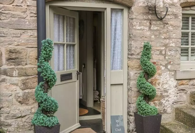 In & Out Cottage