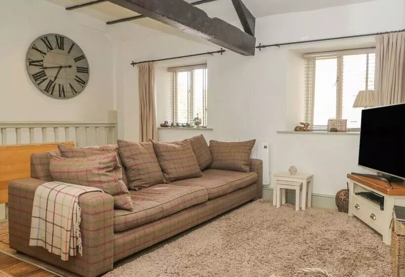 In & Out Cottage