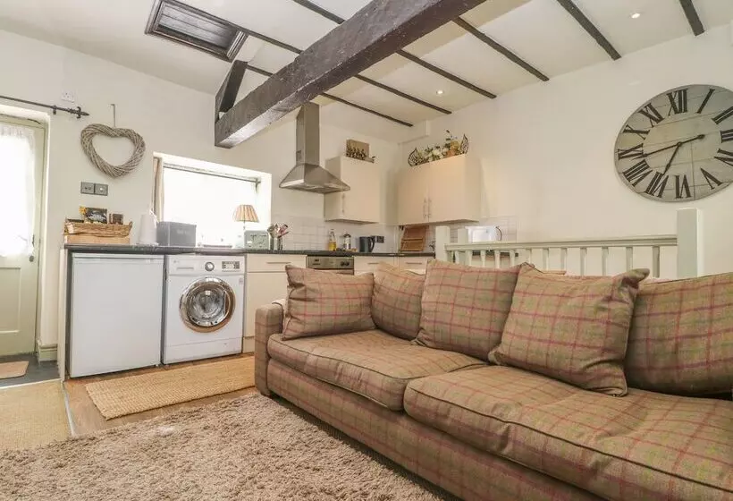 In & Out Cottage