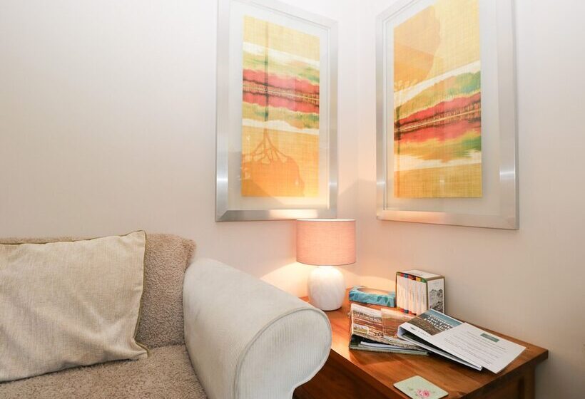 Little Brook Cottage