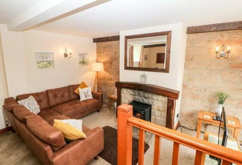 Old Hall Cottages