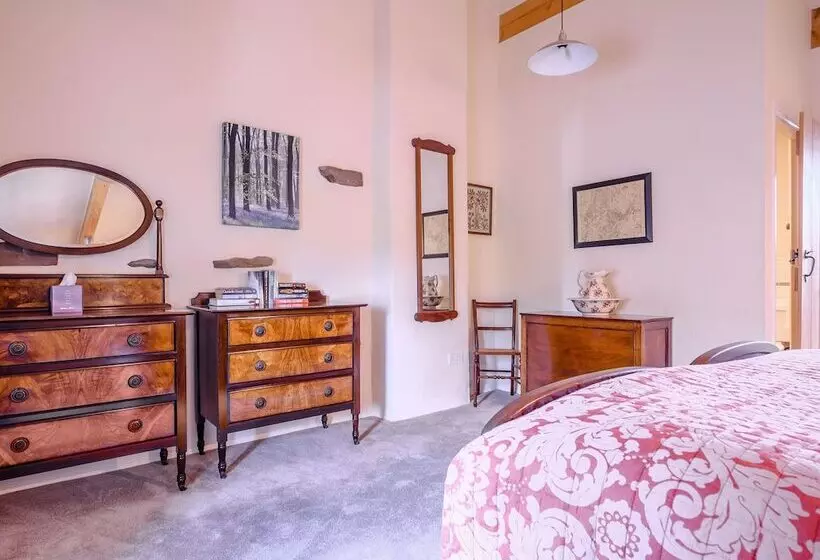 Pickle Cottage