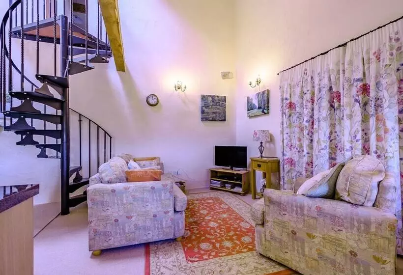 Pickle Cottage