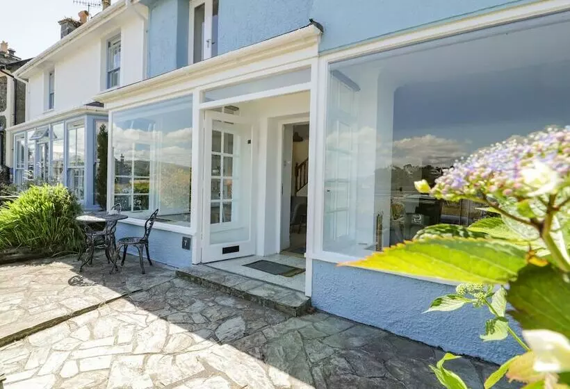 7 Ivy Terrace