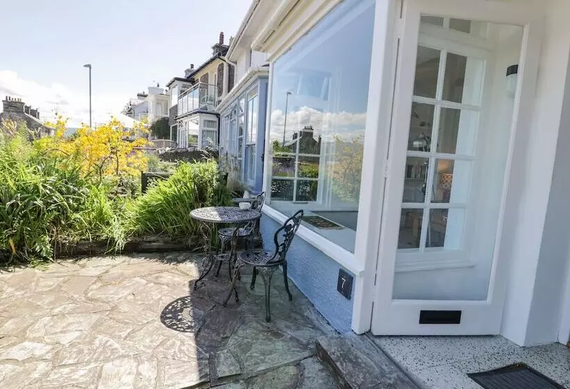 7 Ivy Terrace