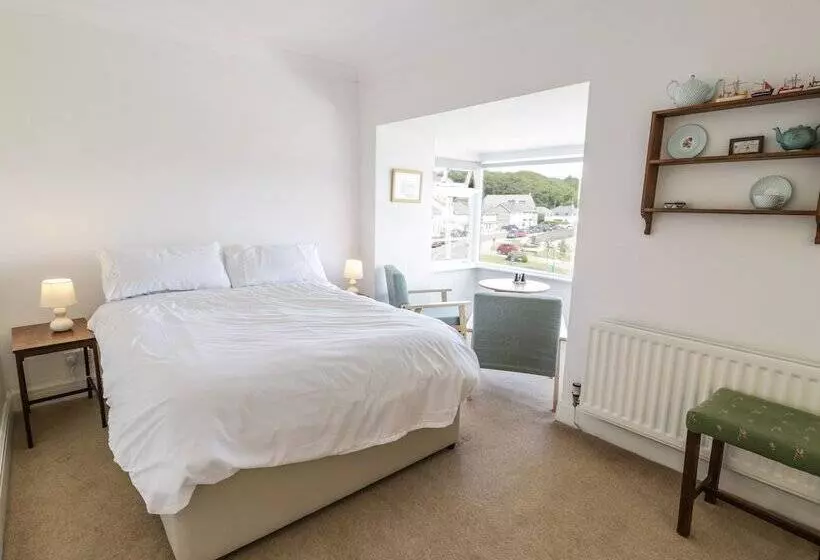 7 Ivy Terrace