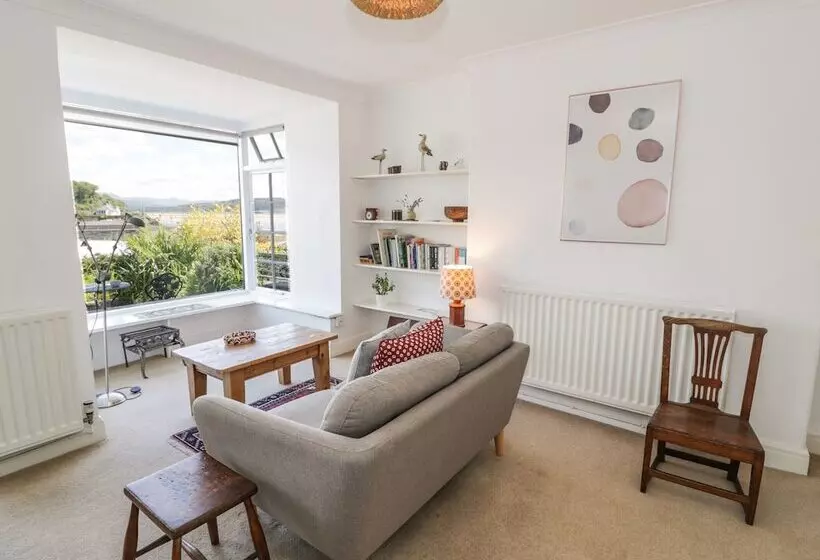 7 Ivy Terrace