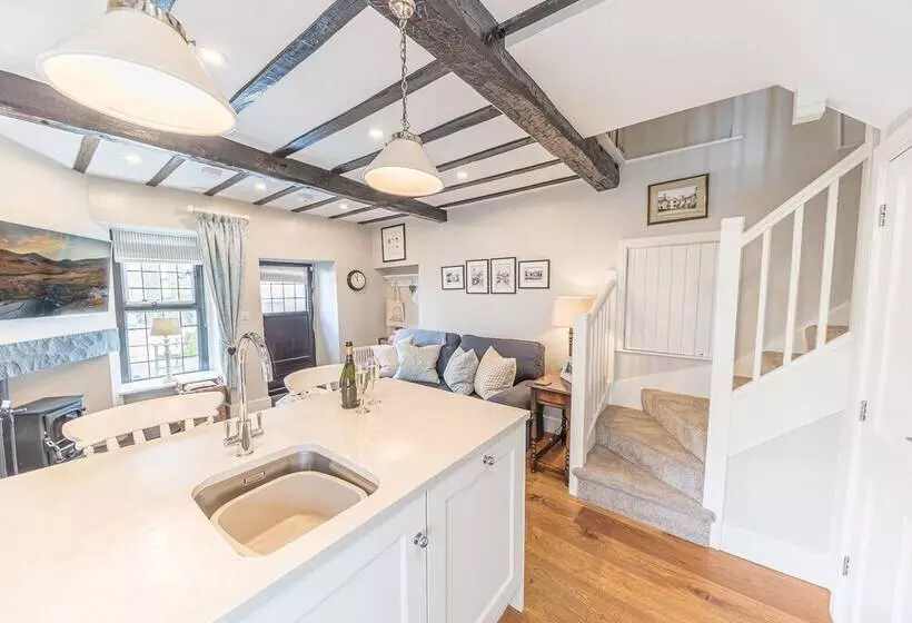 Alice S Cottage