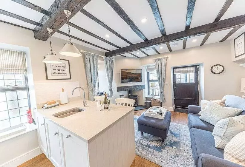 Alice S Cottage