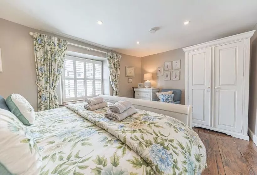 Alice S Cottage
