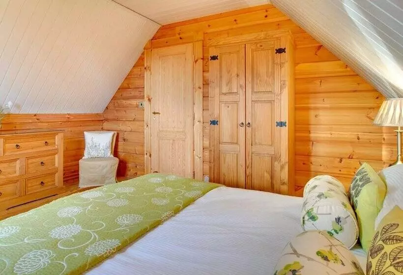 Apple Tree Lodge