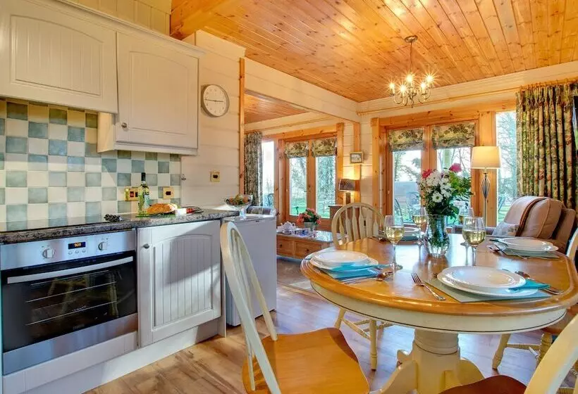 Apple Tree Lodge