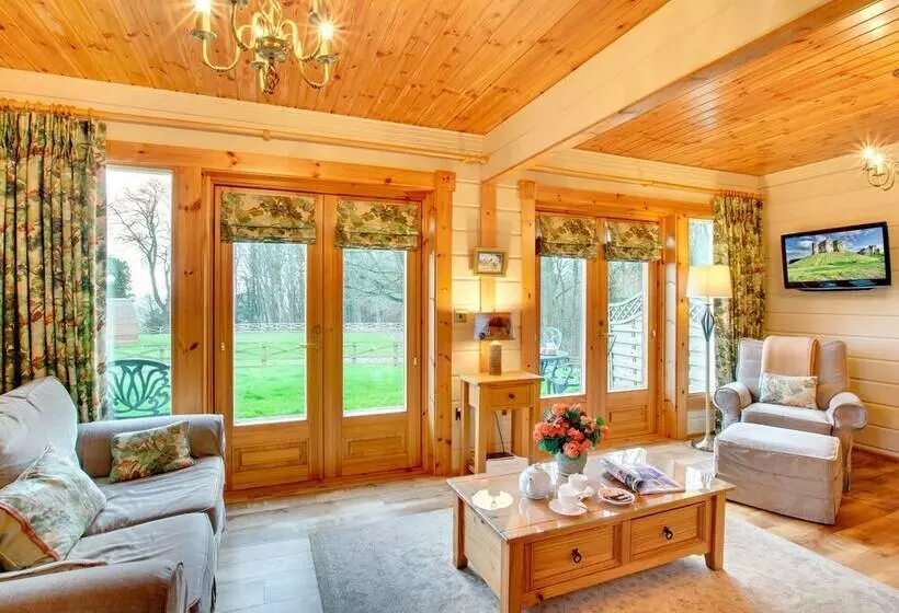 Apple Tree Lodge