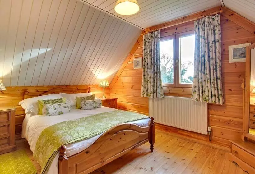 Apple Tree Lodge