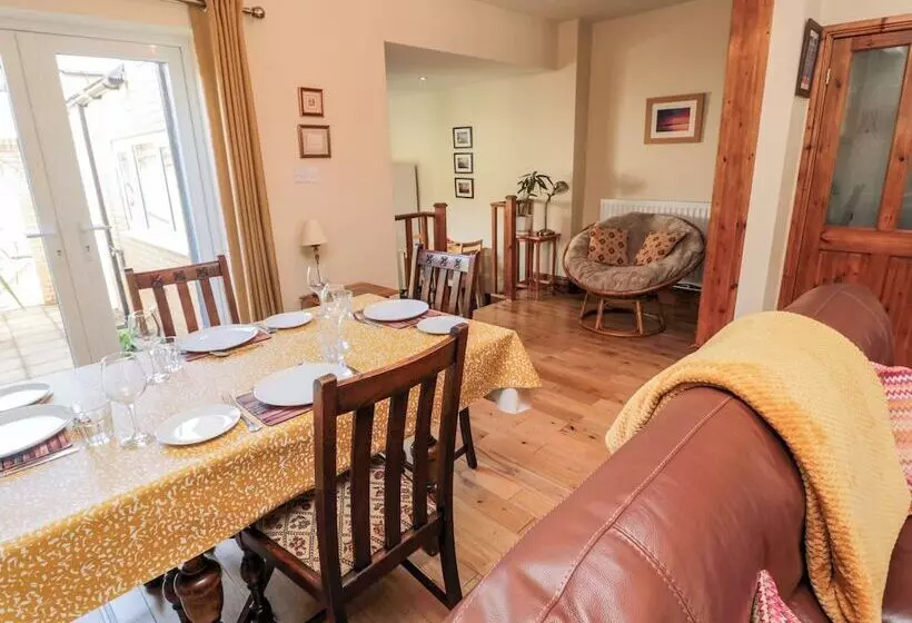 Canny Cottage