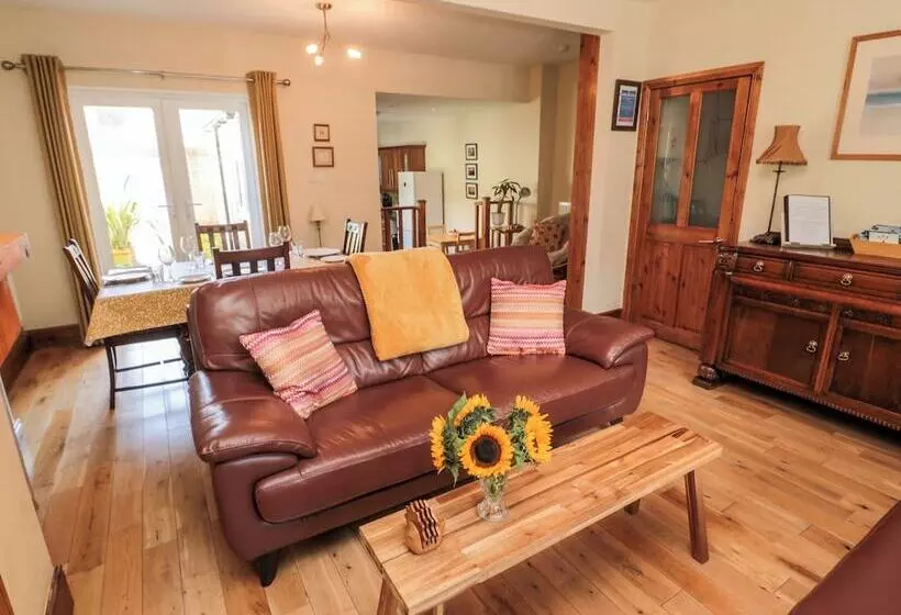 Canny Cottage