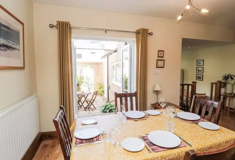 Canny Cottage