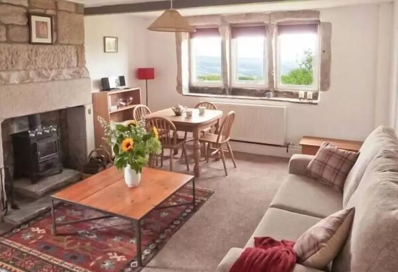 Knowle Lodge