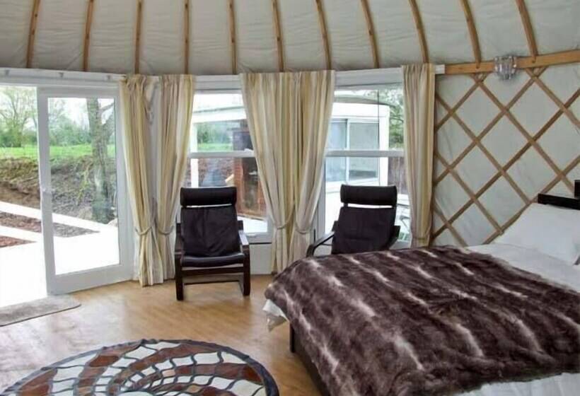 Lakeview Yurt