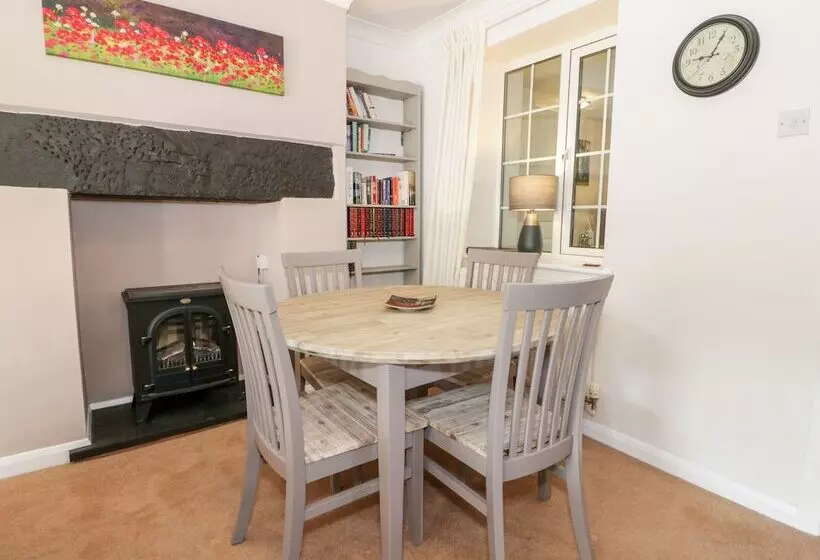 No 1 Railway Cottages