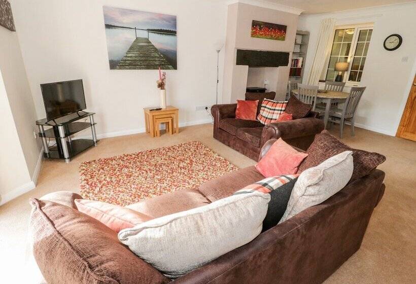 No 1 Railway Cottages