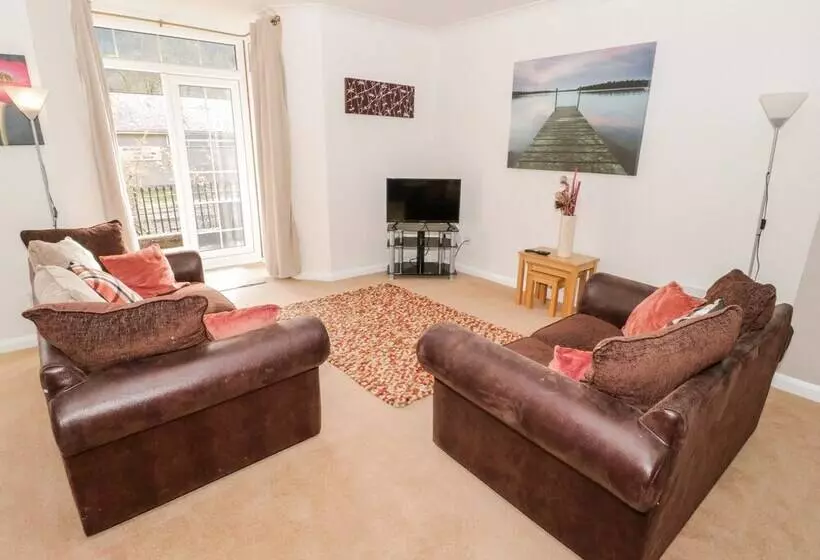 No 1 Railway Cottages