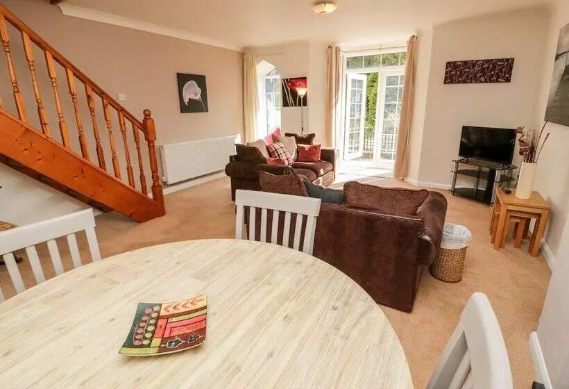 No 1 Railway Cottages