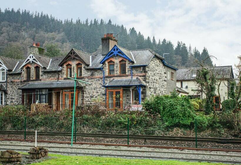 No 1 Railway Cottages